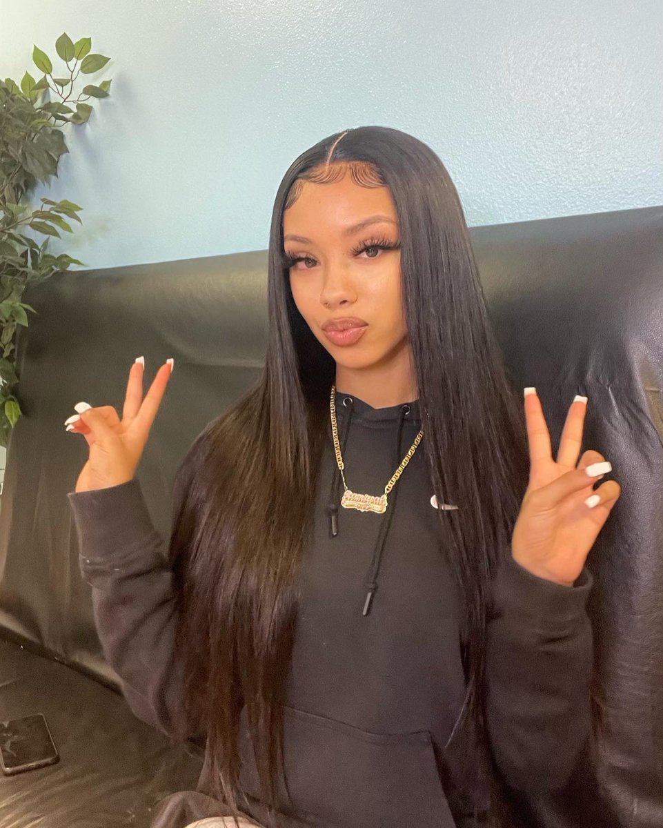 KayjahKAYJAH's tweet photo. Frontal wig install 😍 hit the link in my bio to book now, January books are now open. #SisterSistaStyles https://t.co/2SdHe4J9fG