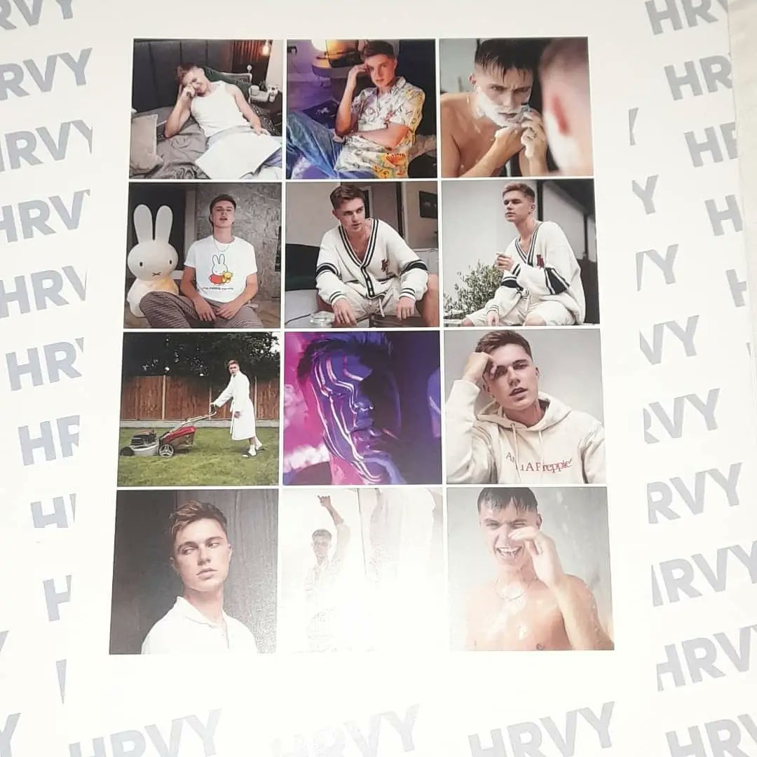 HRVYchile's tweet photo. A algunos fans de @HRVY que compraron en su respectiva tienda los calendarios año 2022, ya comenzaron a llegarles.

Créditos por las fotos a @/hrvy_is_my_4ever_ https://t.co/b2O6SD5uQK