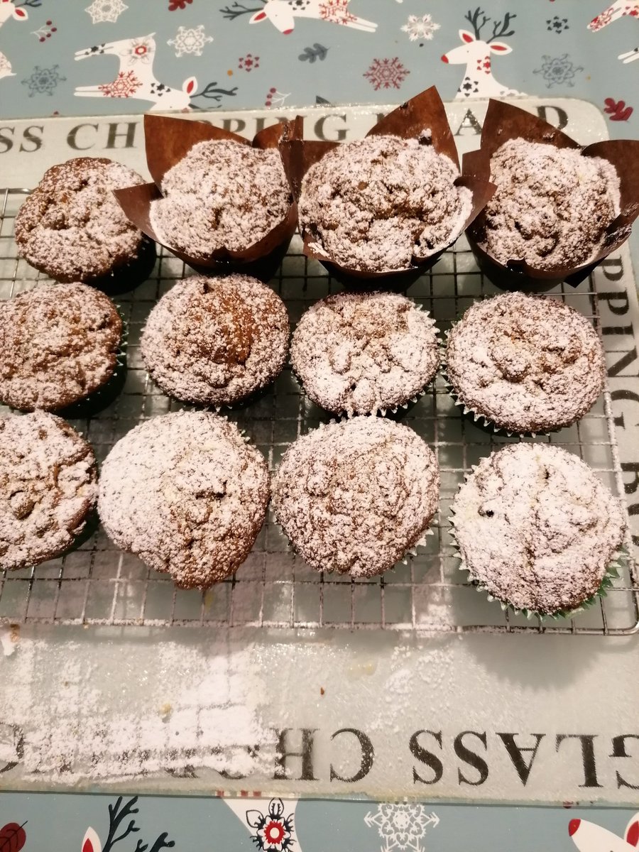 Always grateful to my Mother's encouragement in the baking of #Christmas favourites! An essential part of the #season. Now in her 90s, she taught me well❤️❤️🎄The buns are a @eunicepower ITimes recipe, from 2011 a favourite for the years, 'the' cake runs late or not at all!!