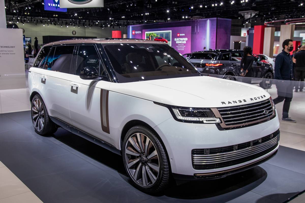 DanielAshley13's tweet photo. #MakingAListOf All of the cars that I wish I could afford, just so I am prepared in a few years when I need a new car.  I'd like this Range Rover.  It is high up on my list. https://t.co/hX3lCMRAtS