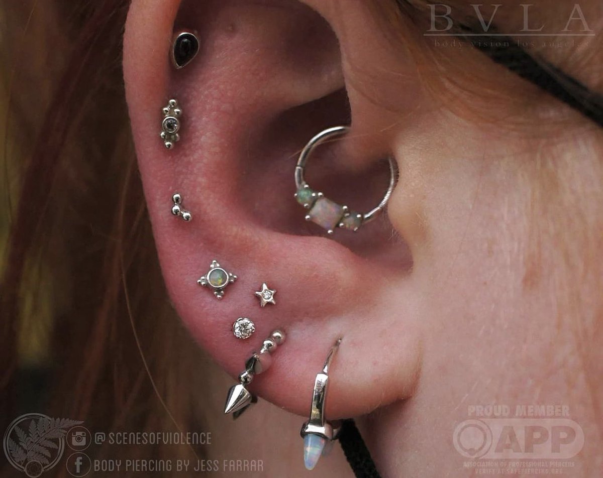 safepiercing_uk's tweet photo. UKAPP member @scenesofviolence added this stacked lobe to her client’s ear recently. The whole set-up is GOALS! ✨ #safepiercinguk #ukapp #ukappmember #eargoals #stackedlobe https://t.co/YRXI8DToXZ