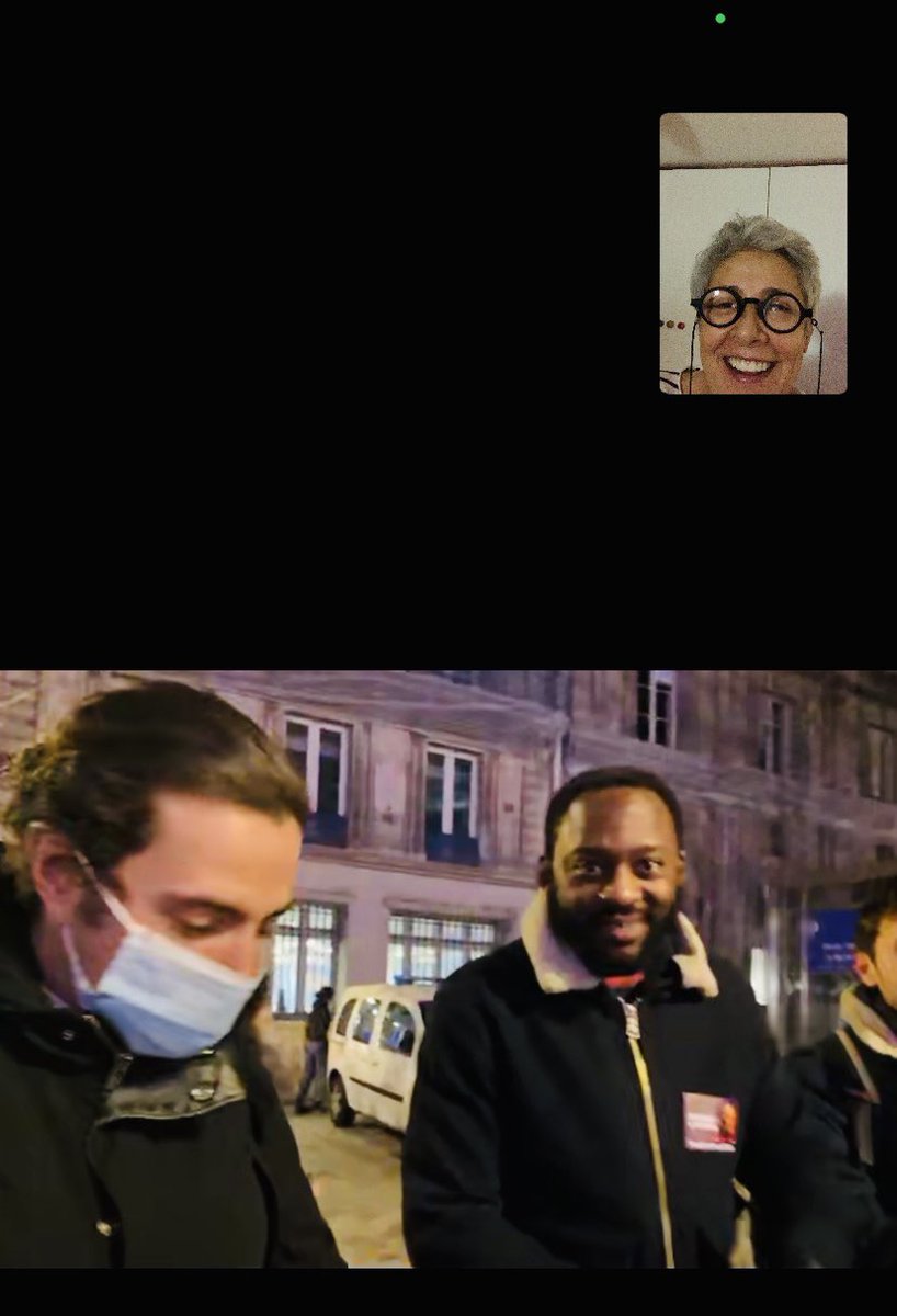 BdierC's tweet photo. #Flashsmob Paris 19h #Taubira2022 rien ne nous arrête même en direct depuis la Réunion et le décalage horaire. Solidaires jusqu’au bout https://t.co/u6cAQMpPq3