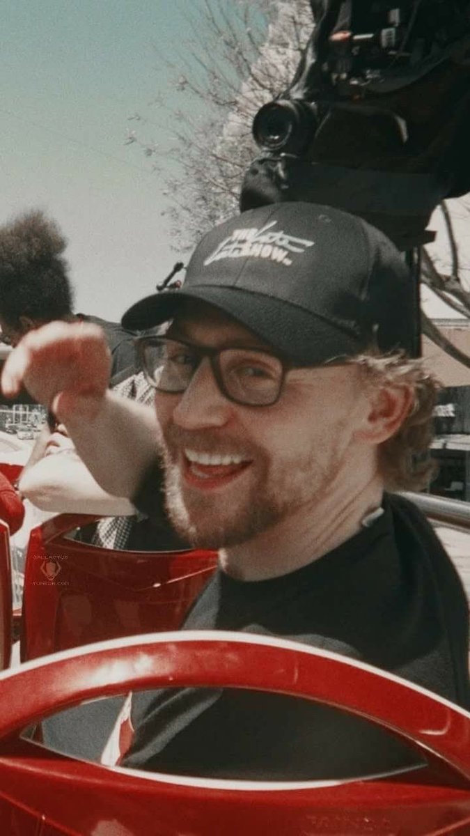corbaz_beatrice's tweet photo. @HiddlesAn @binestom @twhiddleston I believe in sincere love, I believe in beautiful encounters that enrich our lives, I believe that goodness will triumph, I believe and I will always believe
#TomHiddleston
#HiddlesFriendship https://t.co/6rWJni2sbm