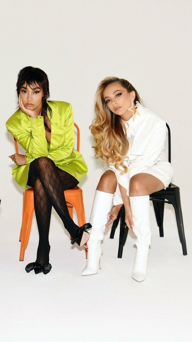 HourlyJade's tweet photo. Ft. Leigh https://t.co/lDFcuK9DJD