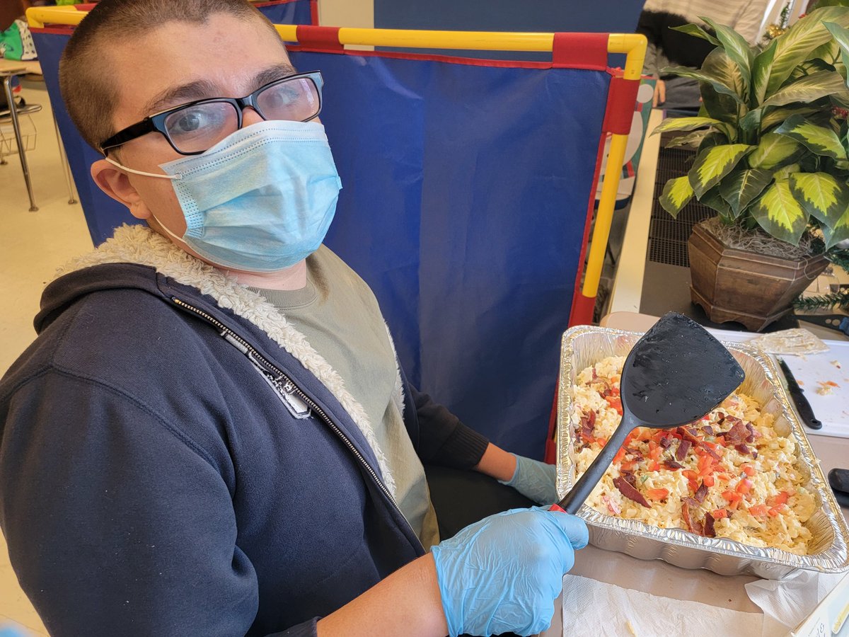 Learning life skills by getting some holiday cooking done <a href="/lisapmomof3/">Lisa Peters</a> @L_Rubino @AmeliaTahaney