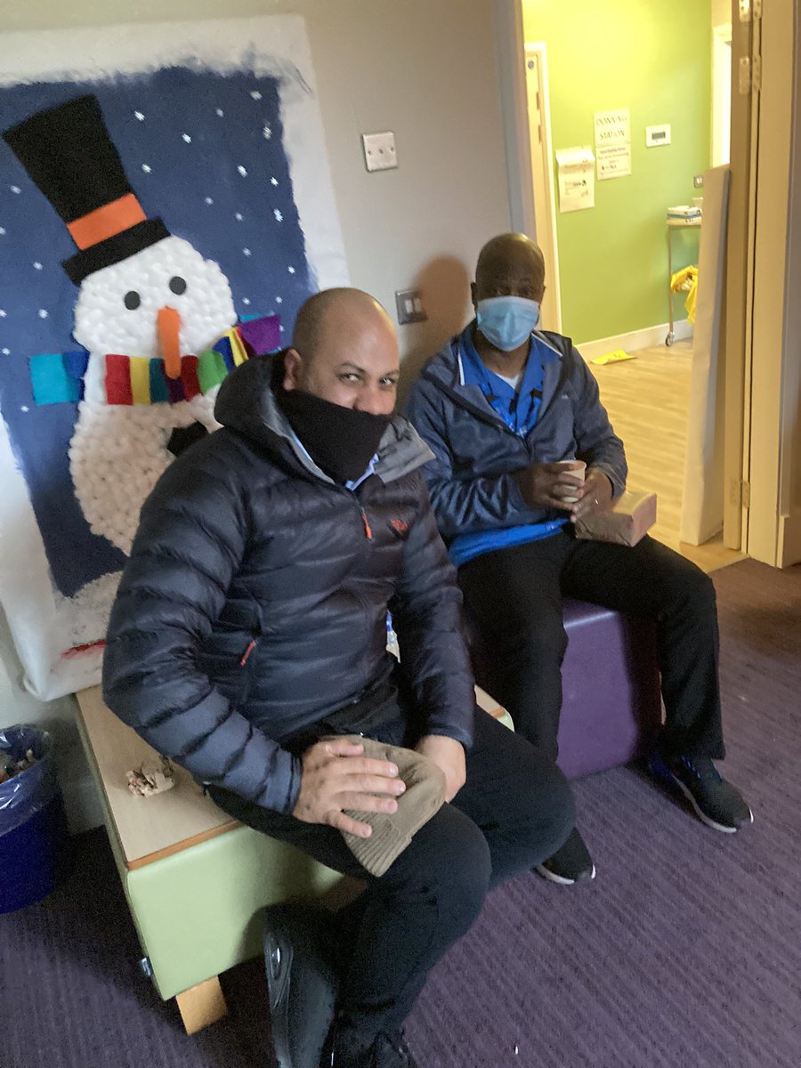 Wellbeingwarri2's tweet photo. Such a lovely time celebrating Christmas with the hard working AFS staff. Love that we were able to host and give out presents on the wards as a small thank you #wellbeingwarriors #inittogether #thinkforensicAFS #SLTwellbeingteam https://t.co/YEhLz5i0o5