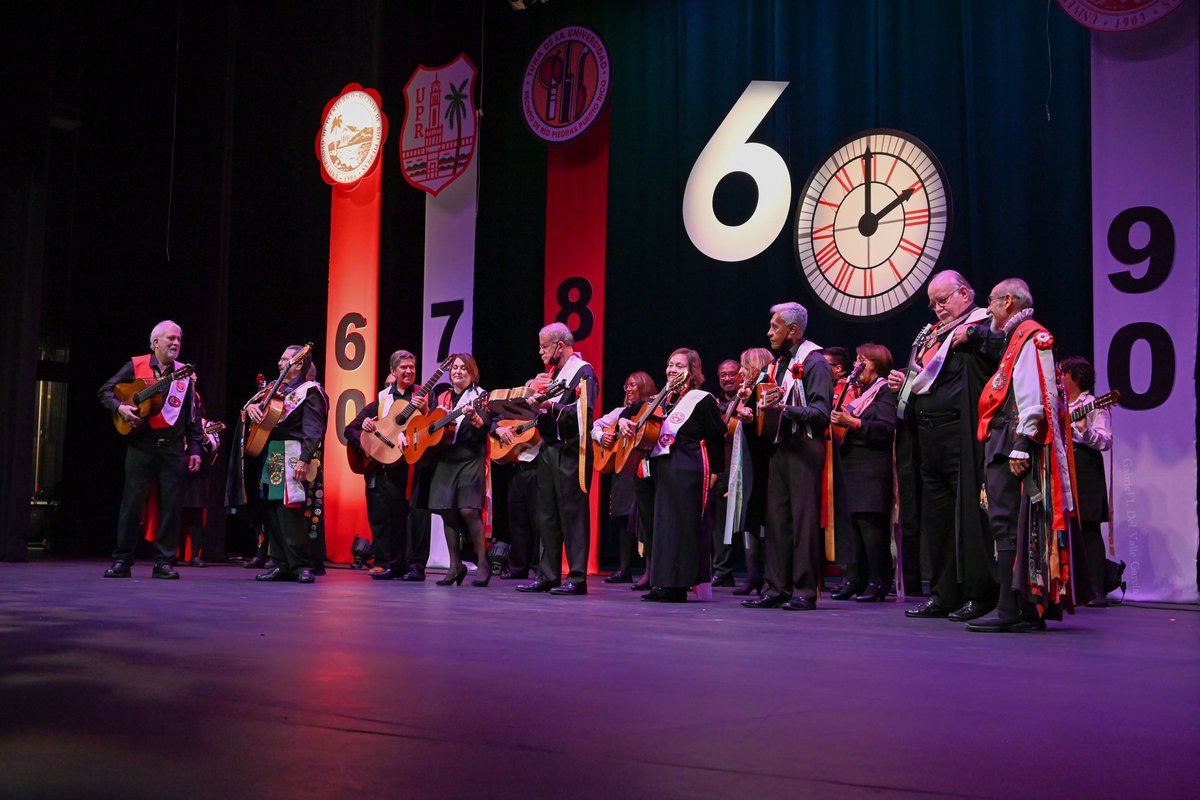 iupialdia's tweet photo. Algunos momentos vividos en el ✨ Magno Concierto Generacional ✨ de la @TunaUprrp celebrando sus 6️⃣0️⃣ Aniversario.
@TeatroUPRRP
#DeLos60Al60 #TunaUPR #aniversario #TeatroUPR #IUPI https://t.co/xIRtO2A2if