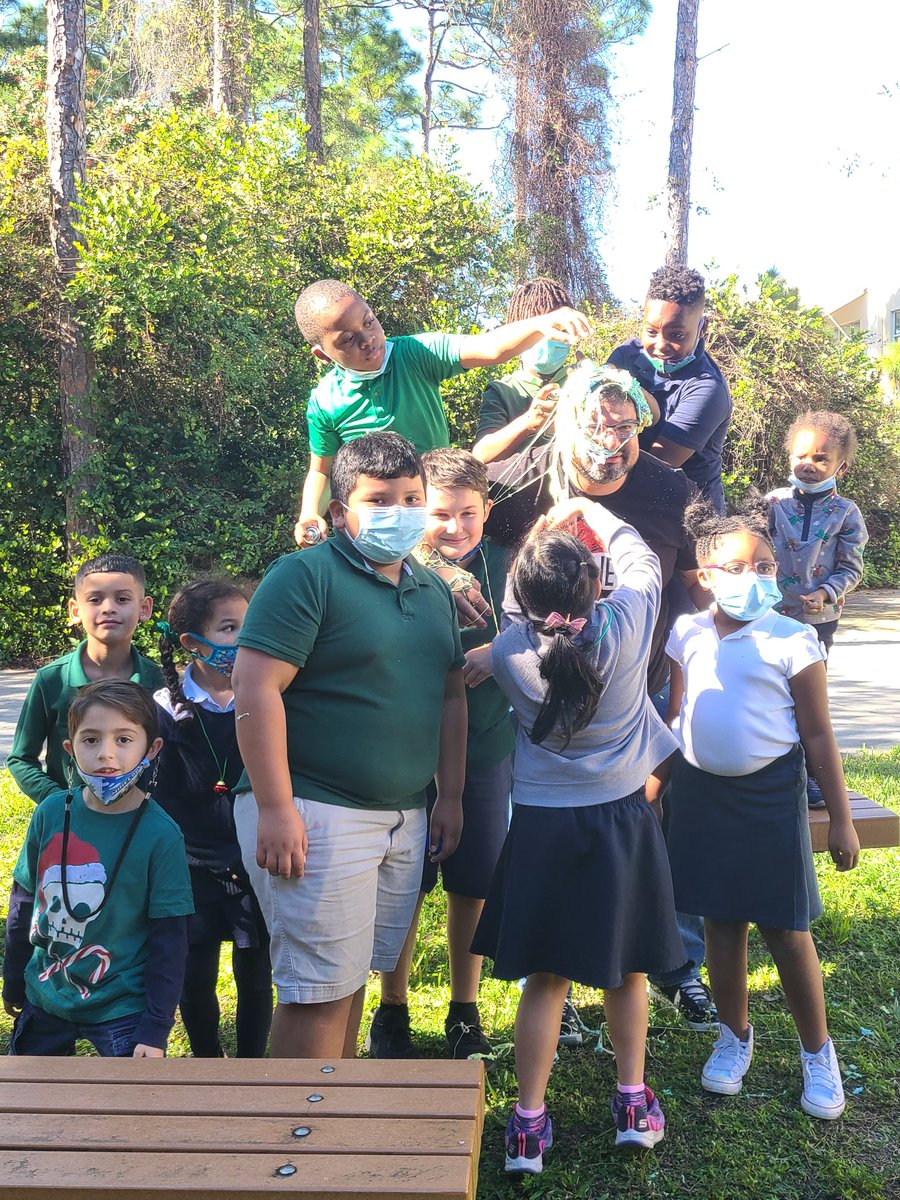 PJESAVIDReaders's tweet photo. Congrats to our students who showed the most growth in their grade level on IReady! Mr. Mo had fun getting silly stringed! @AP_Pine_Jog https://t.co/qVHILaggfC