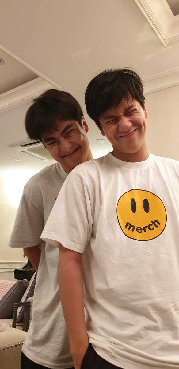 chimoony_'s tweet photo. uma ohmnanon stan alimentada, é uma ohmnanon stan feliz https://t.co/KGa8Eq8A66