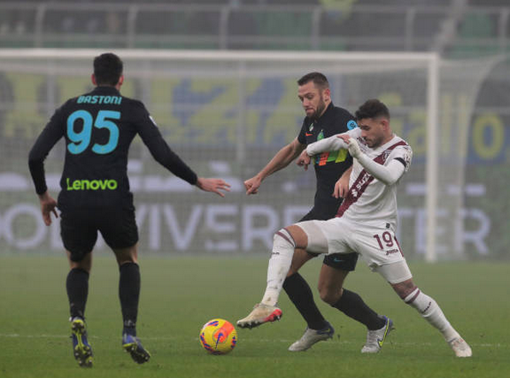 65 minutos de juego. Partido entreverado y sin espacios que Inter sigue ganando 1-0 ante Torino #ForzaInter