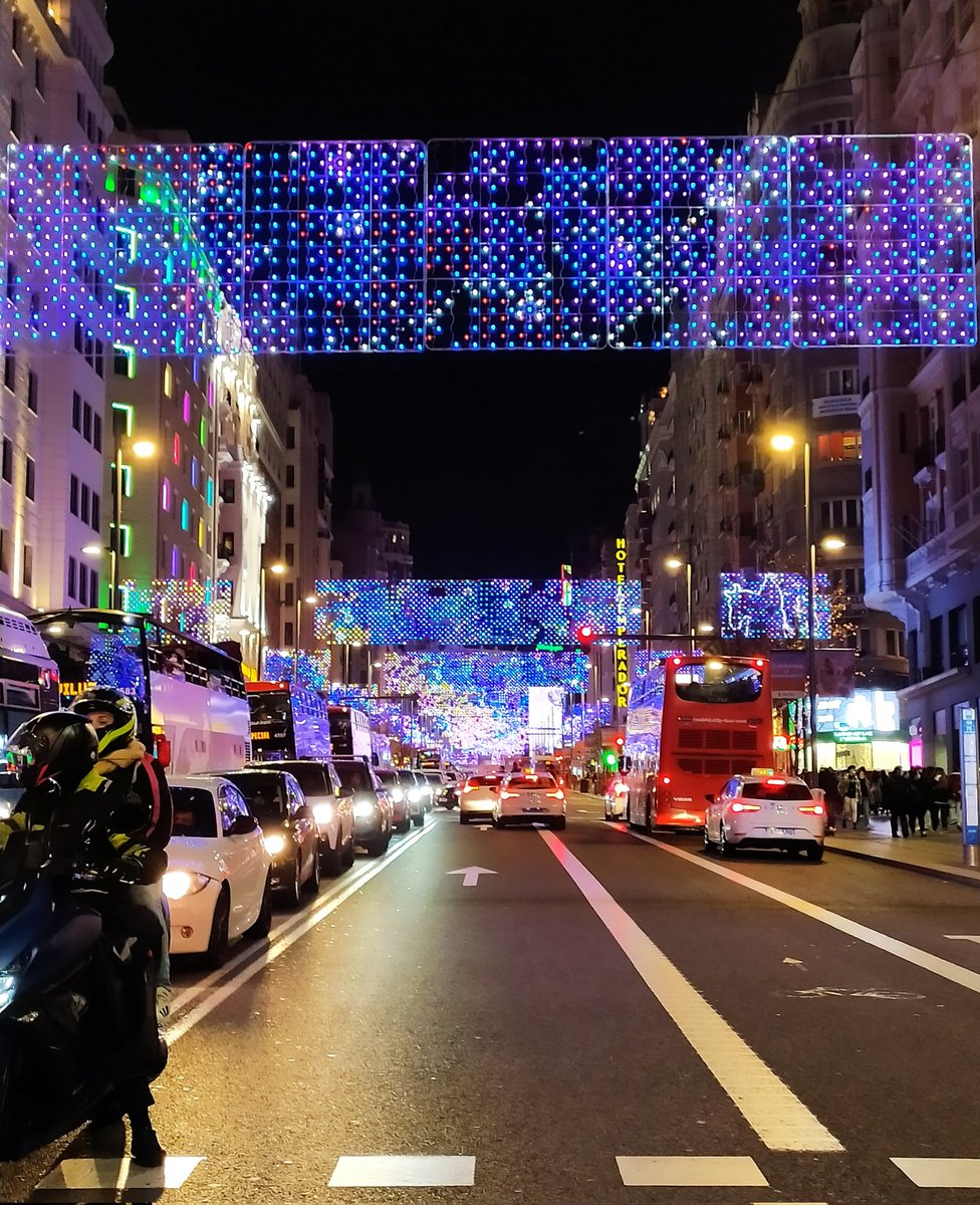 LovingMadrid_'s tweet photo. #NavidadenMadrid #lucesdenavidad #callesdeMadrid https://t.co/XrzaBi4NdN