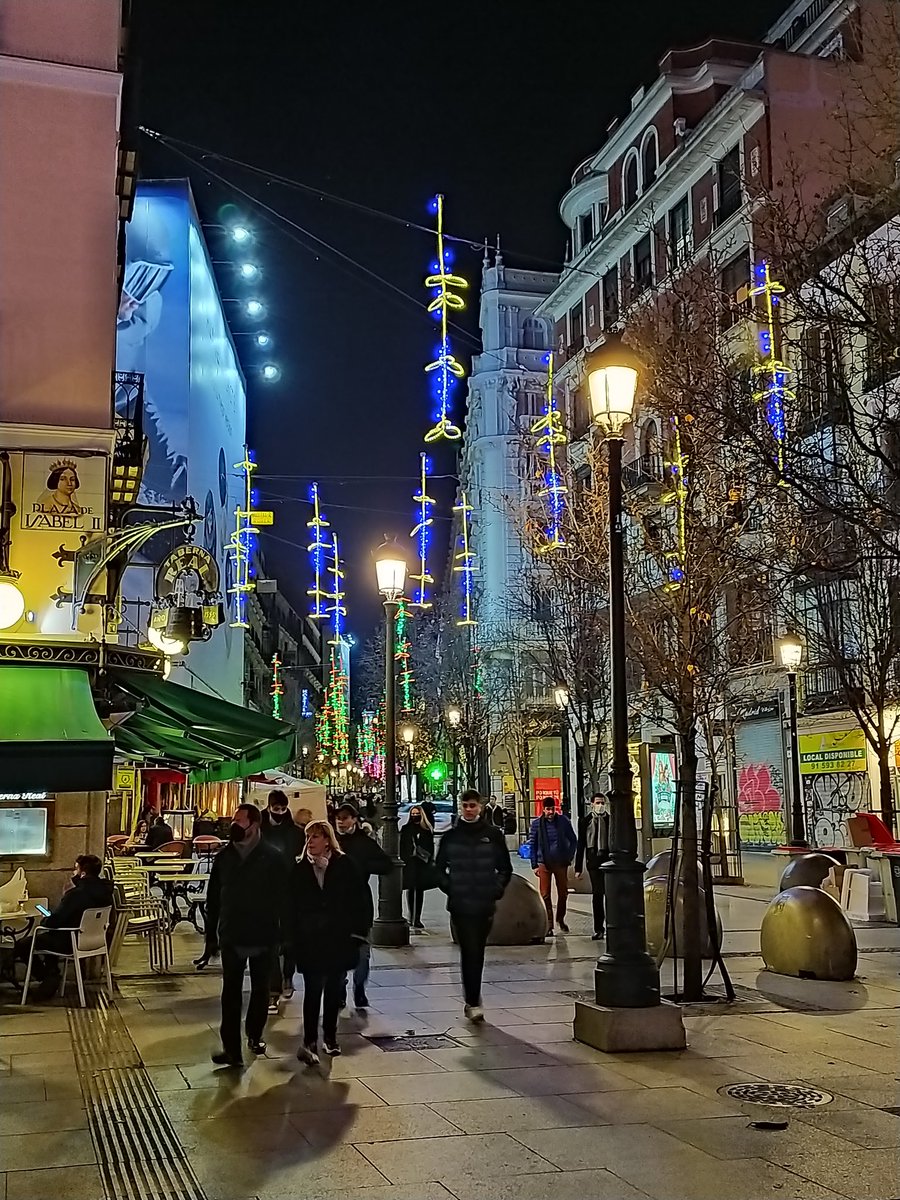 LovingMadrid_'s tweet photo. #NavidadenMadrid #lucesdenavidad #callesdeMadrid https://t.co/XrzaBi4NdN