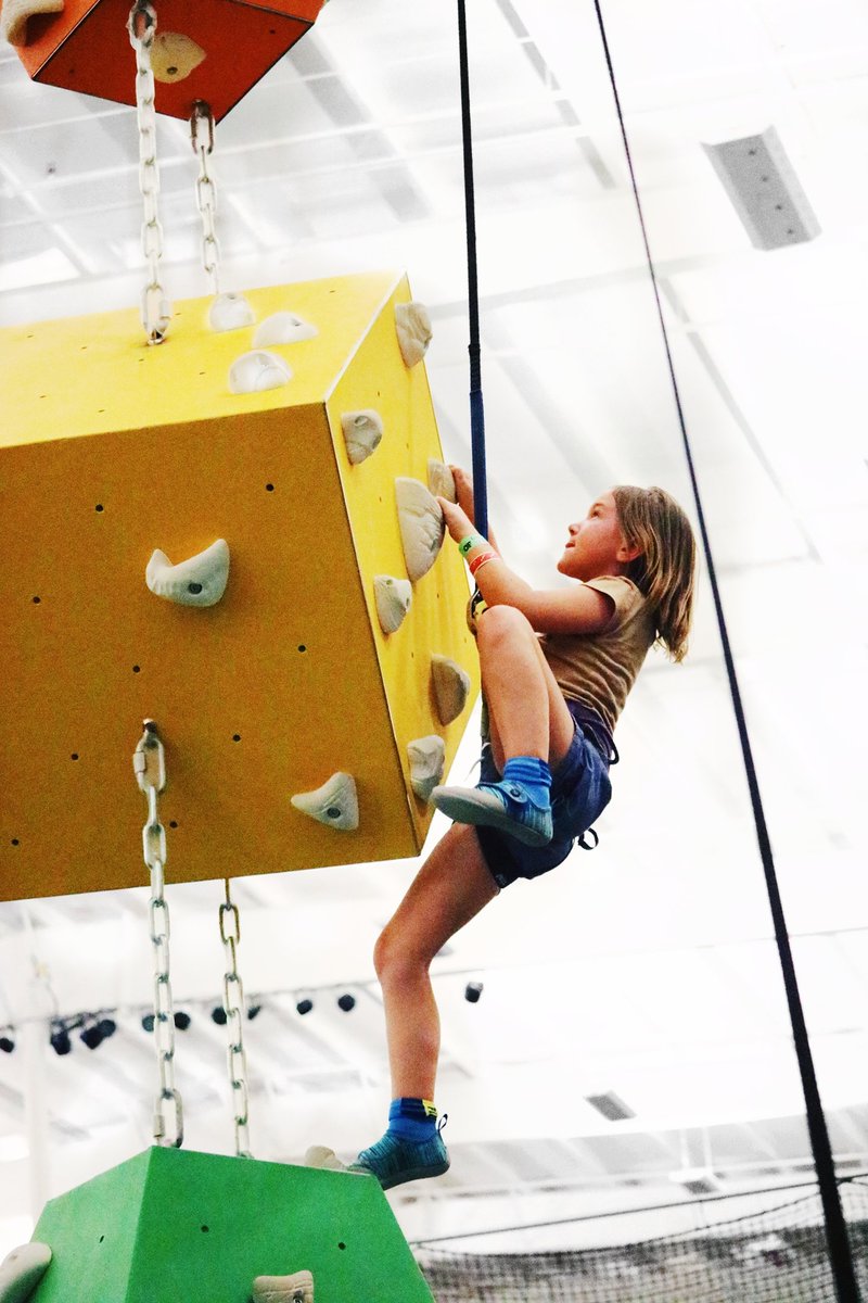 thefactorygs's tweet photo. It's Wednesday, what are you waiting for? JUMP+CLIMB for half price today! 🤑🧗‍♂️🙌👀🤯 https://t.co/Qvio9cYWqF