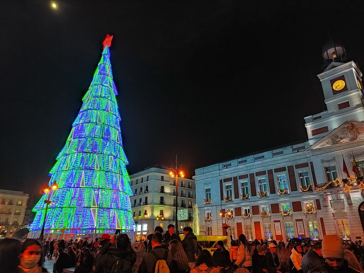 LovingMadrid_'s tweet photo. #arboldenavidad #NavidadenMadrid https://t.co/li7t4Sv8kC