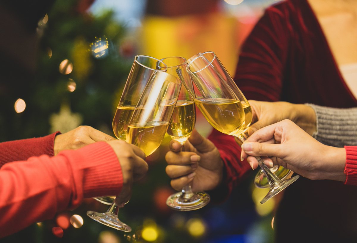 360Immersive's tweet photo. It's that time of year where families and friends come together and celebrate.
May the joy of celebration bring smiles and happiness to everyone.

Take care to return home safely. Don't drink and drive. 

#360immersive #EmpowerEveryone #MyVirtualSafetyTrainer #METAVERSE https://t.co/0W494QFmPk