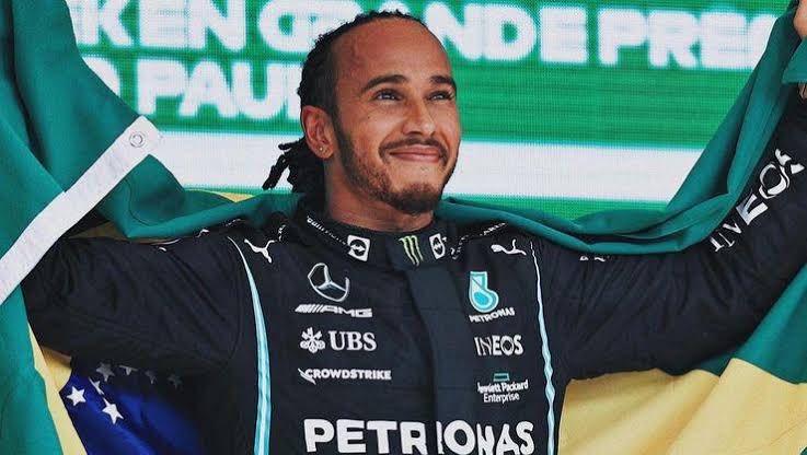 F1tutkumuz's tweet photo. 🚨Sir Lewis Hamilton emekli olmama kararı aldı!

(Motorsport İtalya) https://t.co/o3QmPtKAOi