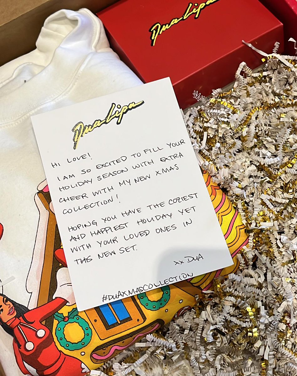 VanceMagazine's tweet photo. Arkadaşlar… Dua Lipa bana yılbaşı hediyesi gönderdi.. 😩😭❤️ 1 ay önce ekibi bana mail attı ve Dua’nın bana yılbaşı hediyesi göndermek istediğini söylediler… Ve bugün o hediye geldi 🥺💕 Hala inanamıyorum.. https://t.co/qS4bheQniw