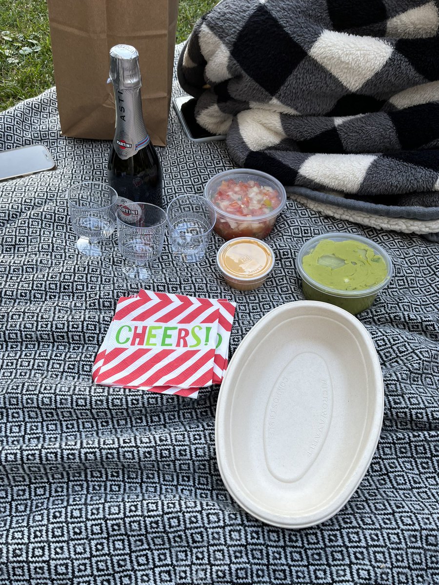 RoxyHORourke's tweet photo. After a few minor hiccups, happy to say I’ve officially passed my comprehensive exams! Just in time for the holidays…and new restrictions. Grateful for friends that adapted and had a surprise picnic to celebrate! #PhDLife #PhDChat #AcademicChatter #AcademicTwitter @PhDVoice https://t.co/lfTEhaFAbN