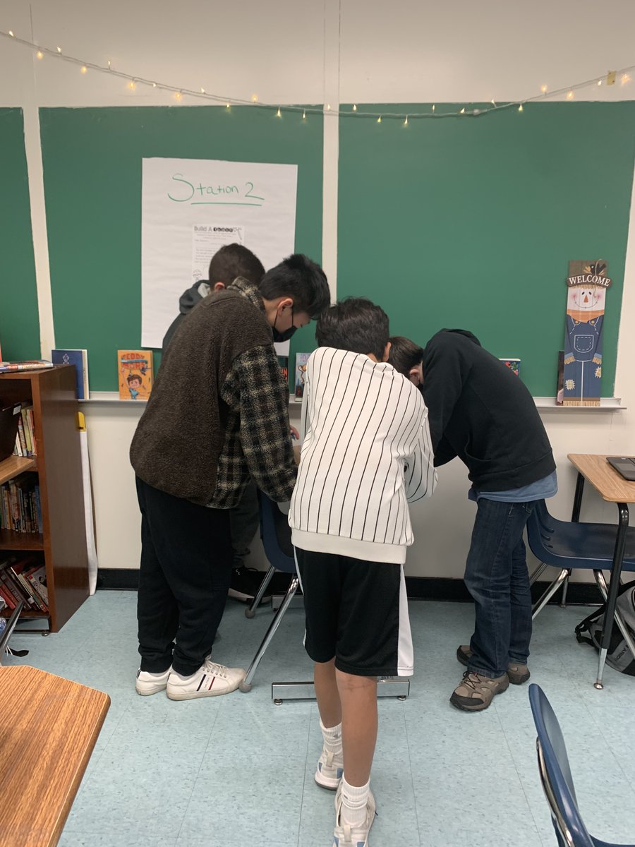 mnquinn511's tweet photo. Wow! Look at this student learning @ChesBayMSAACPS in Ms.Brandt ELA6 #stationrotationinaction. https://t.co/4j8zJVC7cS