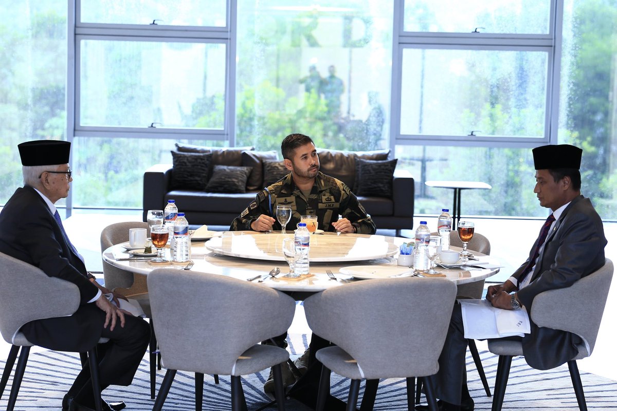 HRH Crown Prince of Johor tweet media