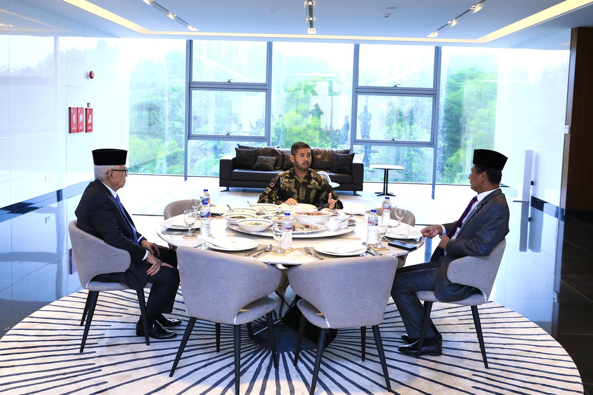 HRH Crown Prince of Johor tweet media