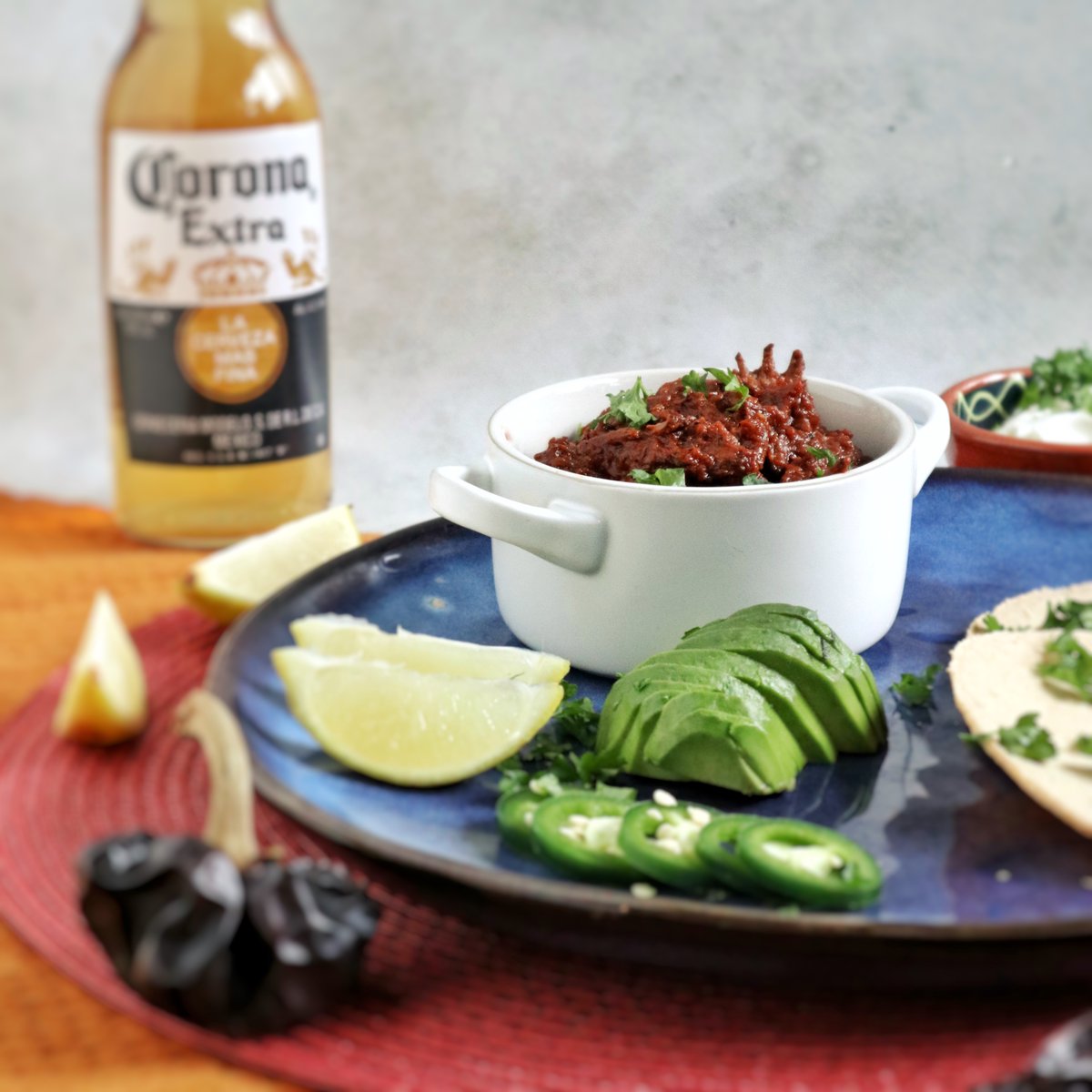 Dit recept voor #Birria is perfect om mijn verzameling gedroogde pepers eens aan te boren en aan de slag te gaan met heerlijk #Iersrundvlees!

ongewoonlekker.com/birria-mexicaa…

#ongewoonlekker #irishbeefnl #irishbeef #ongewoonlekkerwerktsamen #birria #birriatacos #stoofvlees