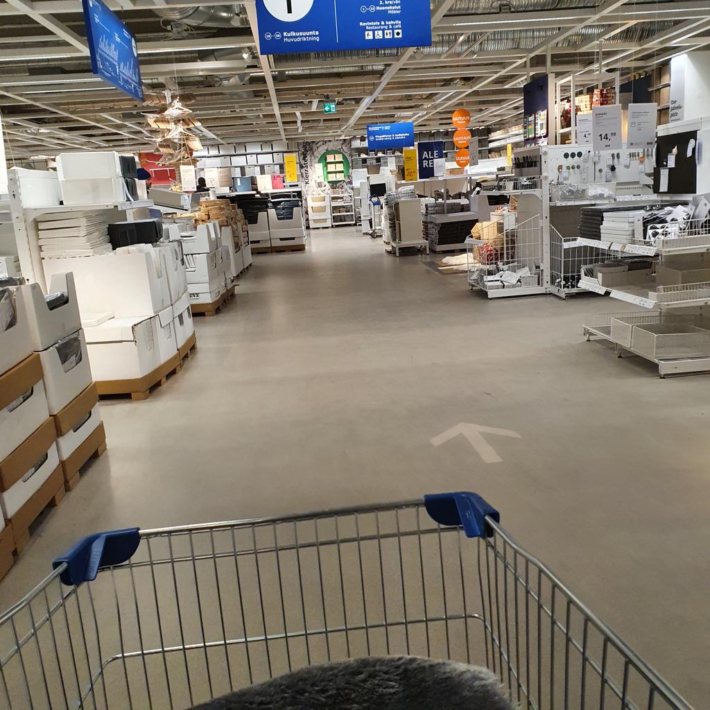 KatiPyykknen's tweet photo. Ei usko kukaan, mutta Ikeassa ei ole kuin muutama ihminen...taidan jäädä tänne👍 #ikea #tilaaon https://t.co/kzntEVoKuM