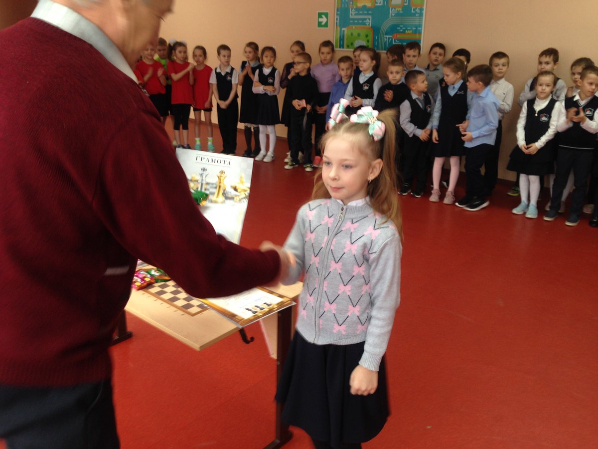 school77samara's tweet photo. 21 декабря состоялось подведение итогов турнира по быстрым шашкам среди 1-х классов. Победителям  и призерам  были вручены дипломы и сладкие подарки♟️ https://t.co/Myt3trYb1I