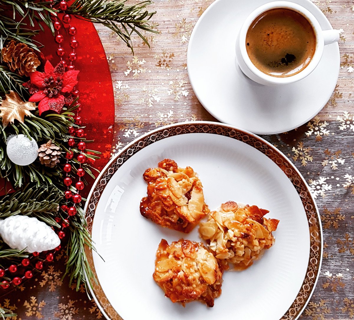 Birgit speist&reist (@reiseflut) on Twitter photo So langsam kommt doch etwas Weihnachtsstimmung auf bei mir... Wer mag Florentiner?
#Weihnachtsbäckerei
reiseflut.blogspot.com/2016/02/floren… So langsam kommt doch etwas Weihnachtsstimmung auf bei mir... Wer mag Florentiner?
#Weihnachtsbäckerei
reiseflut.blogspot.com/2016/02/floren…