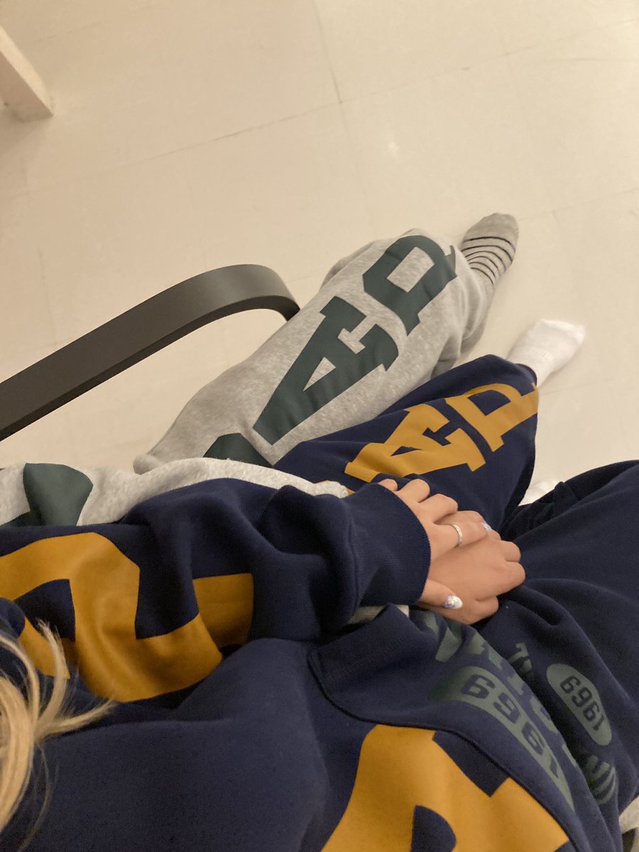 arshzk_'s tweet photo. 👩🏼‍🤝‍👨🏽🤍💙 https://t.co/sNKXzi6KFz