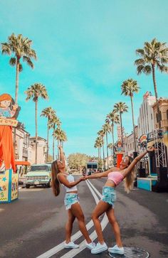 katelynrdavis's tweet photo. literally was the best summer/fall everrr https://t.co/zAA44djKQT
