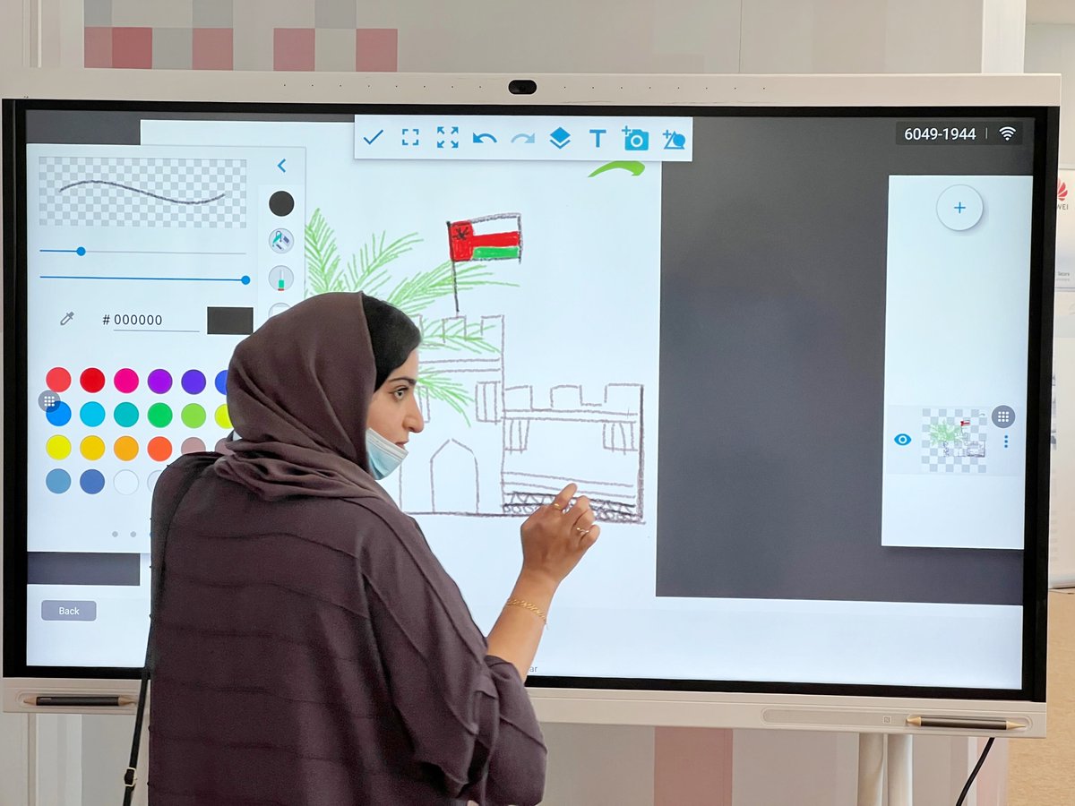 Huawei_StevenYi's tweet photo. An impressive Oman-China Culture Week! Great to  have experienced all the wonderful Omani cultural heritage immersed in innovative technologies. Look forward to seeing more collaborations with Oman Ministry of Culture, Sports &amp; Youth, Omantel! https://t.co/mowXvtv6I2
