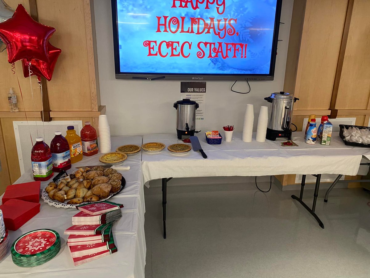 PrincipalKim's tweet photo. I love to do things for my staff, especially at this time of the year, so we had a yummy breakfast for their last full day before the break! #principalsinaction #foodwin #staffbreakfast #happyholidays https://t.co/MI8oDhWxK8