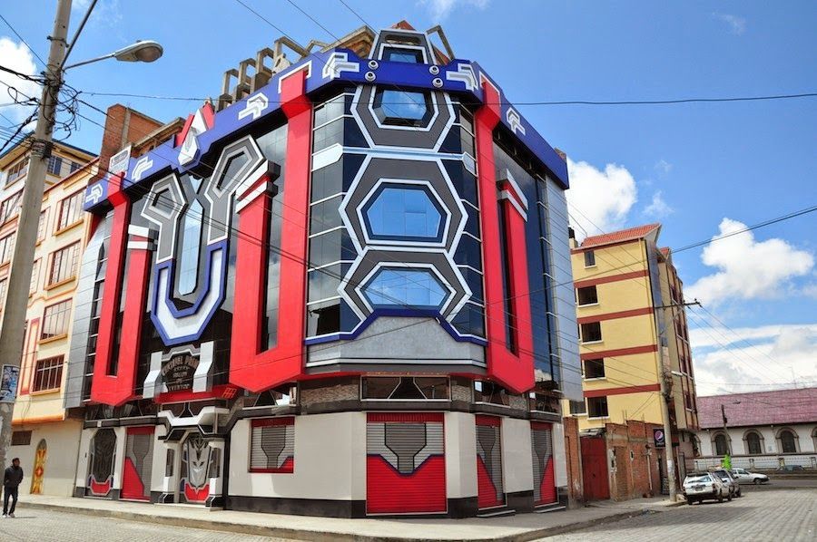 nyeusi_waasi's tweet photo. The single greatest and most fascinating “futurist” architecture movement in the world right now is happening in Bolivia, where national prosperity and a dedication to works for the poor and public housing led to an explosion of colorful styles inspired by Aymara Indian art. https://t.co/iADd5AWpTW