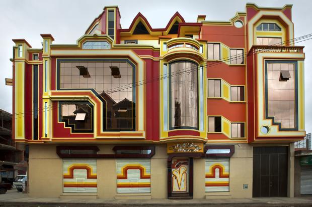 nyeusi_waasi's tweet photo. The single greatest and most fascinating “futurist” architecture movement in the world right now is happening in Bolivia, where national prosperity and a dedication to works for the poor and public housing led to an explosion of colorful styles inspired by Aymara Indian art. https://t.co/iADd5AWpTW