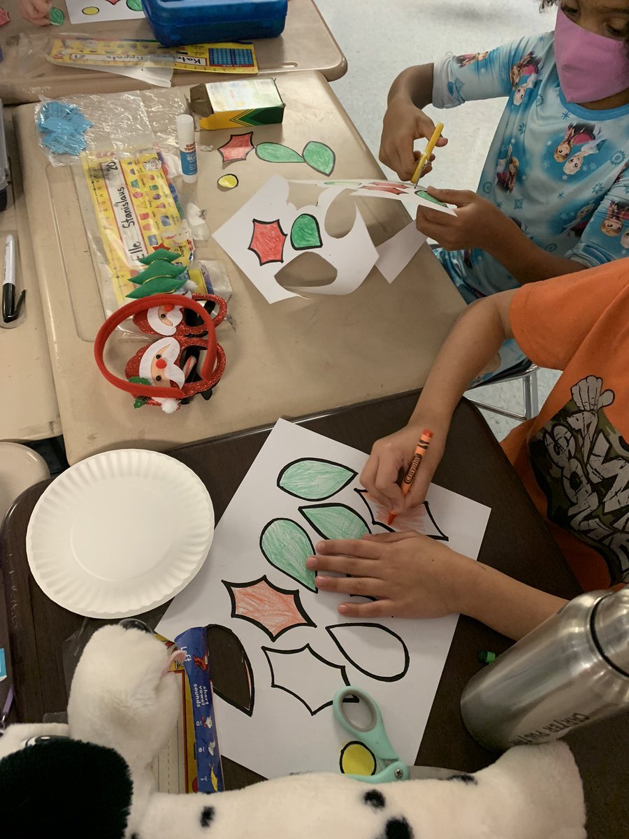 CMESsavage's tweet photo. After learning about Las Posadas, sts read the Legend of the Poinsettia & learned why poinsettias are a symbol of Las Posadas. We then made our own poinsettia. #teamcmes https://t.co/T6Rj33KTox