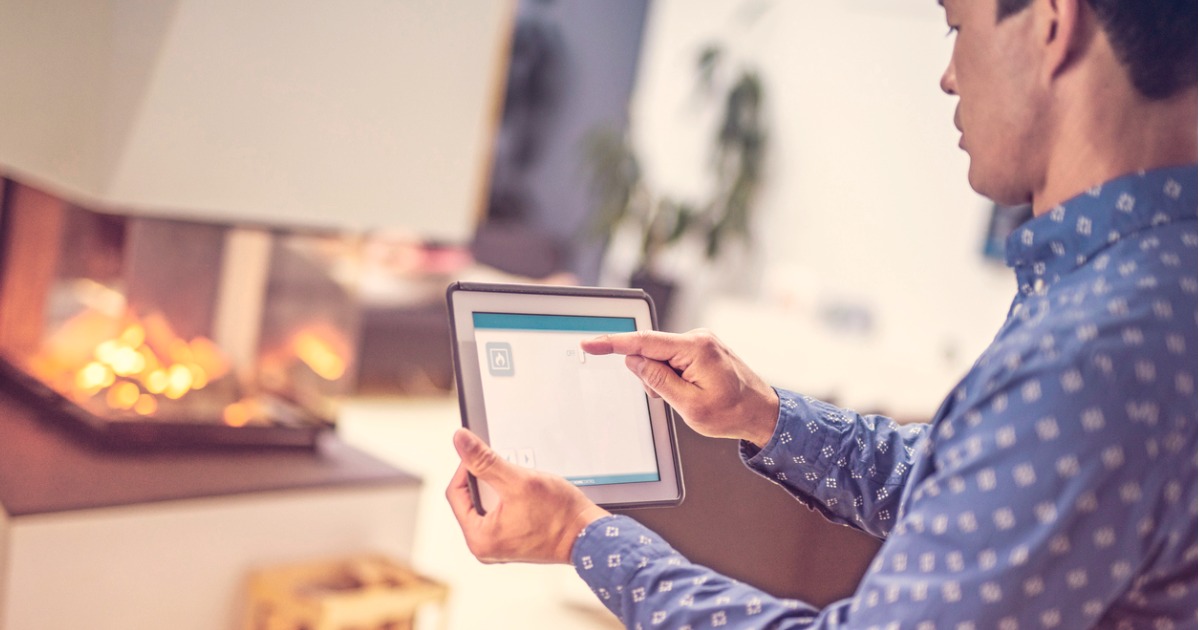 InspireRealtyNC's tweet photo. On the market for #smarthome tech? Learn the difference between #Zwave and #Zigbee.  https://t.co/wNEHiGjoYi https://t.co/fY4BSNhjcH