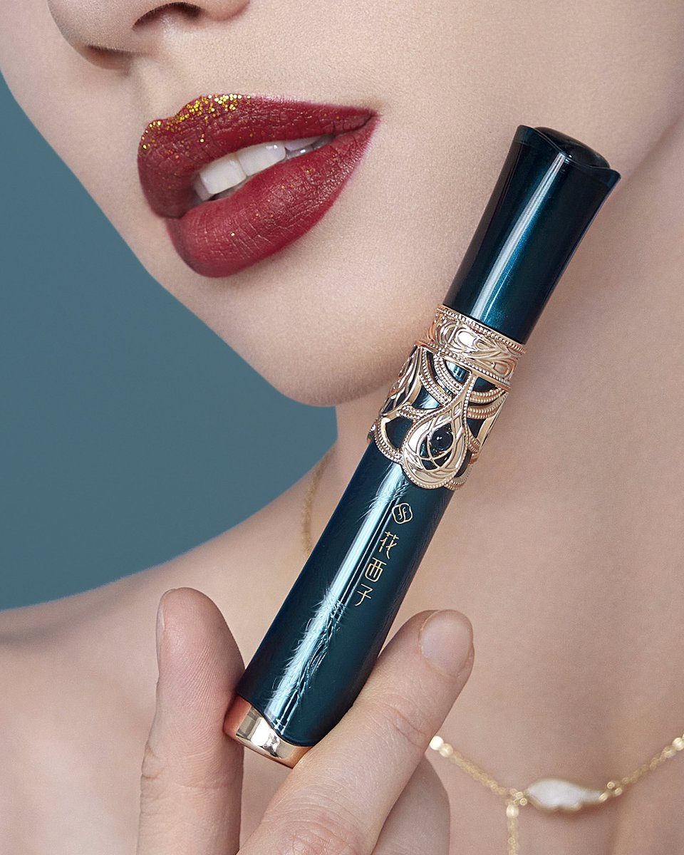 florasisbeauty's tweet image. Looking like a gloss but providing a clean matte finish, the Blooming Rouge Long-lasting Liquid Lipstick from the family of Dai Impression is the easiest way to get flawless lips. Get YOURS to guarantee utmost eating, drinking and kissin' this season!#Florasis #Chinabeauty