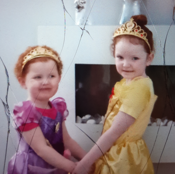 PoliceServiceNI's tweet photo. We are asking for help to locate sisters Paige and Cassie Speer. Paige (5) and Cassie (3) were reported missing from their home in Snugville Street, north Belfast, yesterday evening. We believe they may be in the company of a female relative. Call 101, quoting ref 1635 21/12/21. https://t.co/rTRirx4mcM