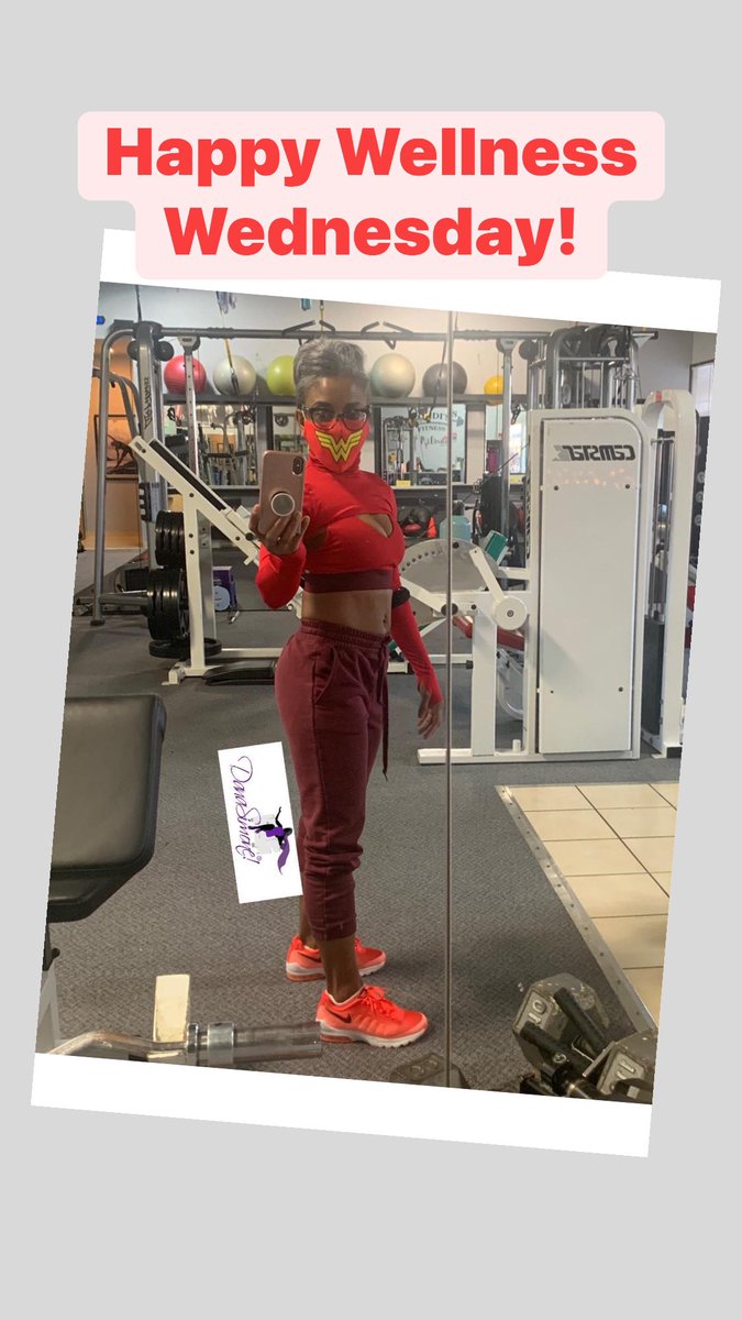 iLoveDanaSimone's tweet photo. Happy Wellness Wednesday! #ThisIs51 #FemaleMasterpiece
#workoutmotivation https://t.co/7kFXQ10nBW