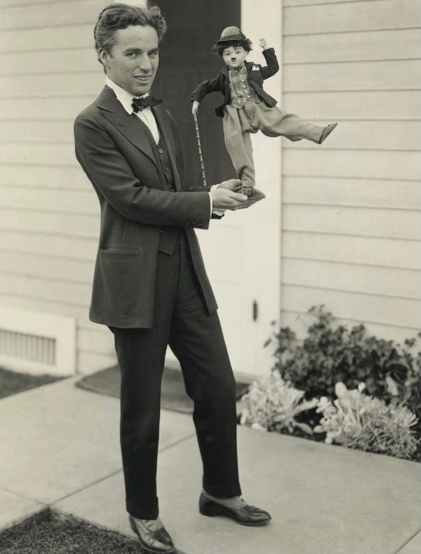 RobertWRossEsq's tweet photo. Behind window 22 of our #ComedyHistorian #ComedyAdvent is a very funny boy with his toy no. 3: Charlie Chaplin. I’ve wanted one of these little fellas ever since I was a Baby Comedy Historian… 🤪 #Comedy #ComicGenius #CharlieChaplin https://t.co/EUxlk3S6CH