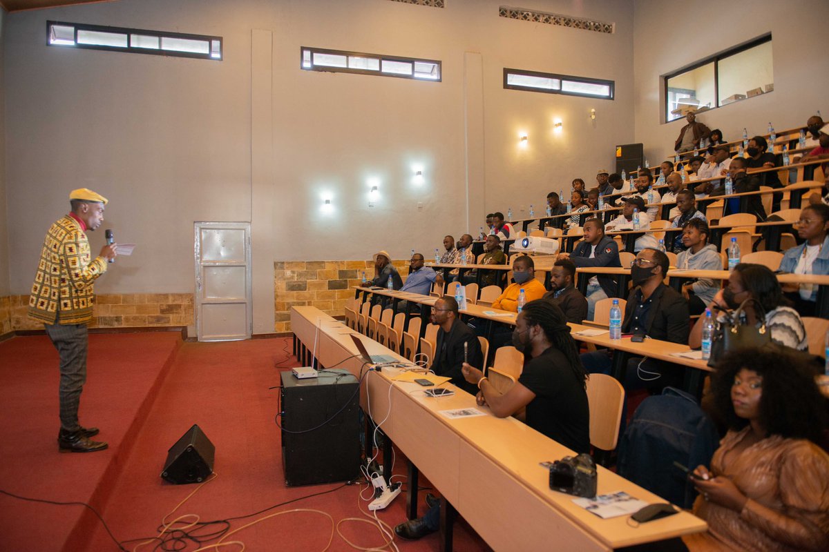 nnp_drc's tweet photo. #LE_18_12_2021
Dans cette ambiance de fin d’année, l’on a été content de vous accueillir et de partager avec vous un des beaux projets de #Kwetu_Initiative, le film « #Nyama »
Un film documentaire court-métrage réalisé par @LatouifaCHAMAN1 et produit par #NNPDRC
#storyteller https://t.co/c85luM242x