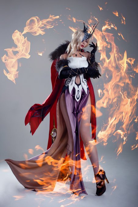 Haha, you're trembling...  Is it the cold, or just cowardice?  #GenshinImpact #Signora #cosplay https://t<a href="/tag/cosplay"class="tags"><span>#cosplay</span></a><a href="/tag/genshinimpact"class="tags"><span>#genshinimpact</span></a><a href="/tag/signora"class="tags"><span>#signora</span></a>