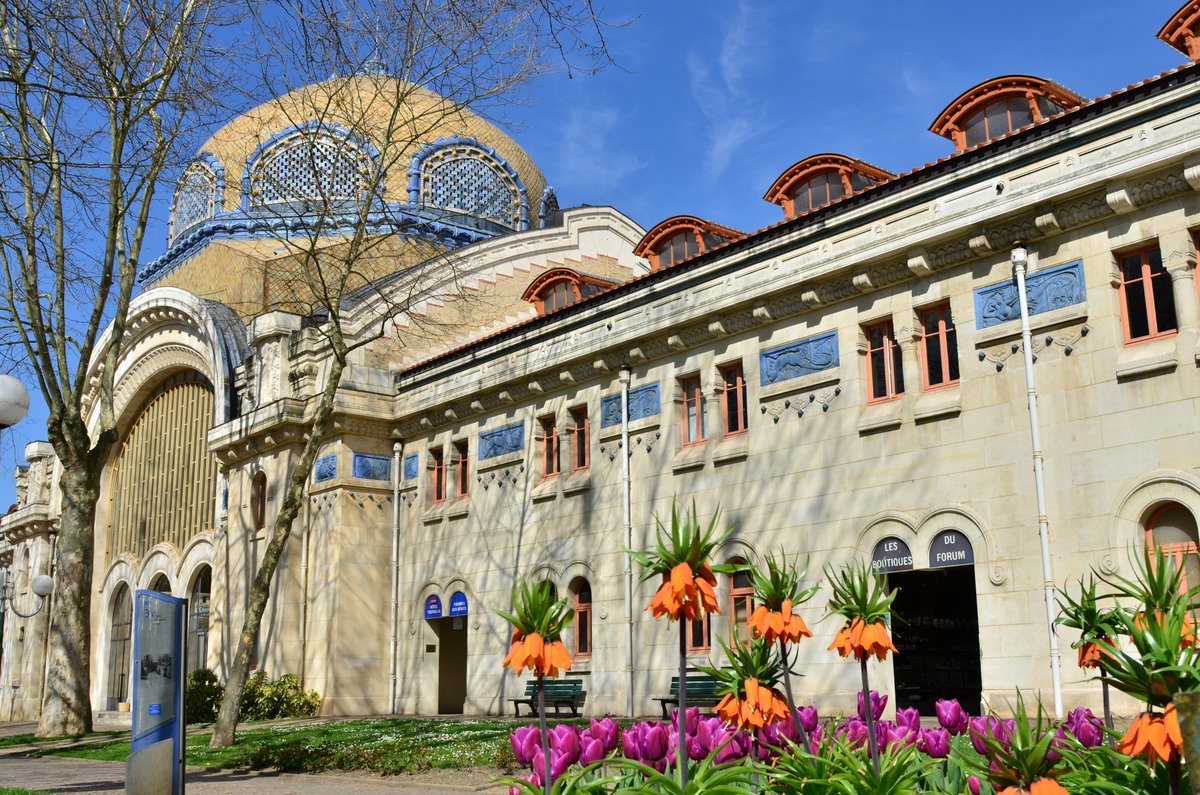 [#NouvelAn] 2021 aura été une année particulière pour Vichy, avec l'inscription des 11 Grandes villes d’eaux d’Europe au patrimoine mondial de l'#UNESCO le 24 juillet. Merci pour vos soutiens et merci à toutes les personnes prenant part à ce projet. L'aventure continue en 2022 !