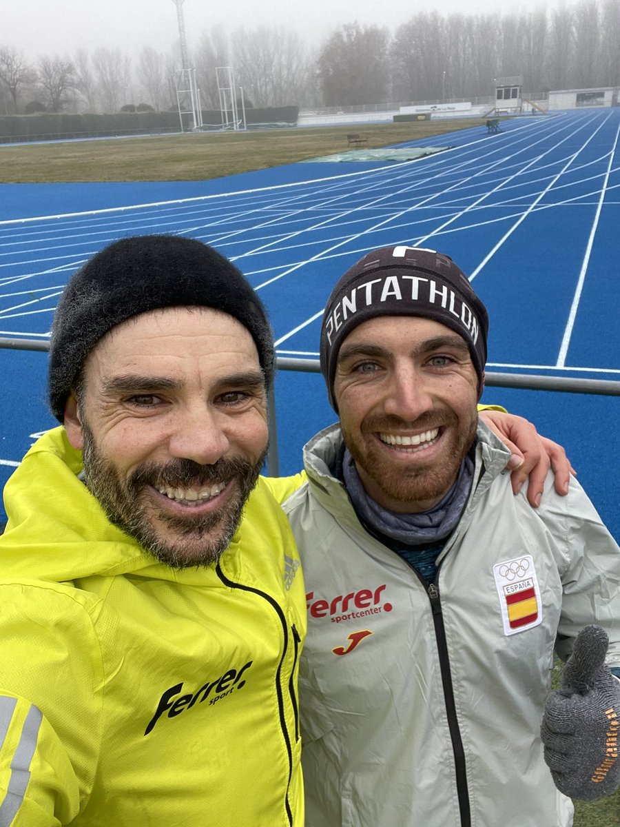 Siempre me toca entrenar completamente solo pero hoy ha venido gran amigo <a href="/NachoHA1/">Nacho Hernando</a> y nos hemos metido el entrenamiento del año!!!!

Vaya animalada😳😳💪💪

2x1600 a 2:59 y 2:51min/km
1x2000 a 2:57 min/km
1x1000 a 2:48 min/km

Vaaaaaaaaaaaaaaaaamos💪💪