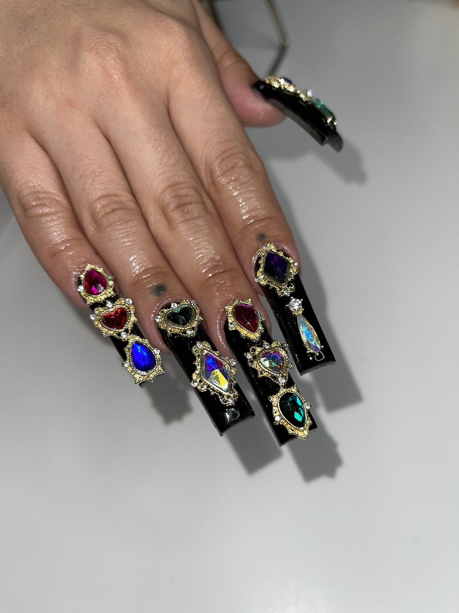 julenni7's tweet photo. Appointments available for next week, let’s make sure you’re entering the new year with your nails done 💅🏼 https://t.co/ymARXiBQ0S to book DMV area https://t.co/zKFKzl7zkZ