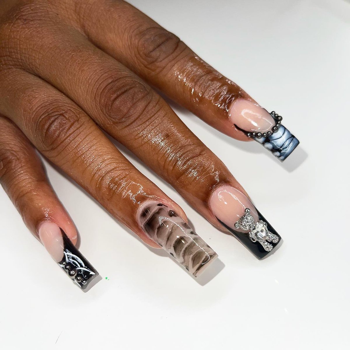 Appointments available for next week, let’s make sure you’re entering the new year with your nails done 💅🏼 morasaura.com to book DMV area