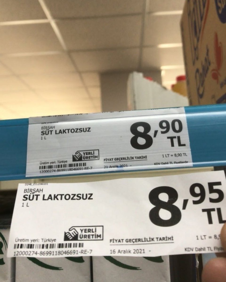 ErdemOzveren571's tweet photo. 💵 Dolar Artınca 5 'er 10'ar lira artır.
Dolar Düşünce 5 Kuruş indir.

Mazlumun Yoksulun Sırtından
Servet Kazanan Ahiret Gibi
Birgün Dünyayı da Kaybeder.
 
Fakir-Fukara Ağlarken Güleni
ALLAH Azze ve Celle  Güldürmez !..

#DolarTL https://t.co/dIRppwssPQ