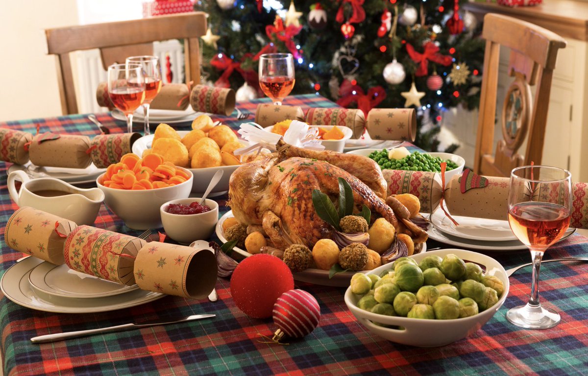 Fill your plates this holiday season with locally sourced fruits, vegetables, meats, cheeses &amp; maple syrup. #Supportlocal growers &amp; producers by purchasing from them directly or look for the Foodland Ontario logo when shopping. More ideas here: bit.ly/3lHMyS9 #shoplocal