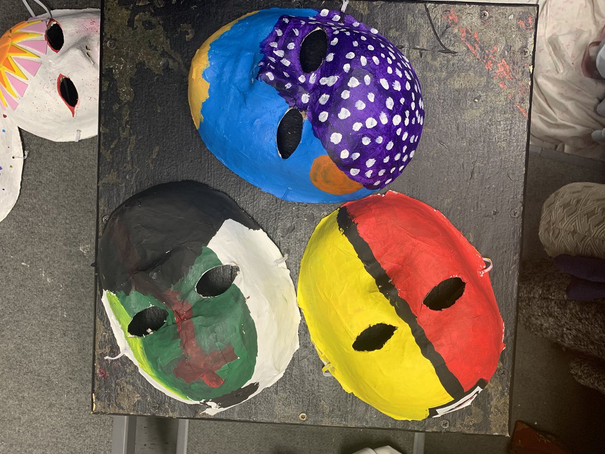 MsKristinBailey's tweet photo. 8th grade Theatre finished their semester by making masks and creating character monologues or pantomime stories to go with them. Very creative!🎭 https://t.co/3eBTWArgy9